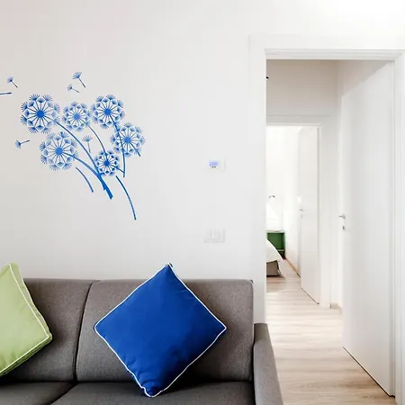 Spazio 77 - The House Of Travelers Gasthof Como