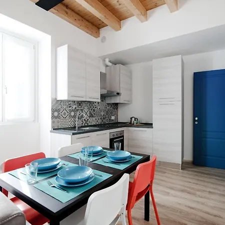 Spazio 77 - The House Of Travelers * Como